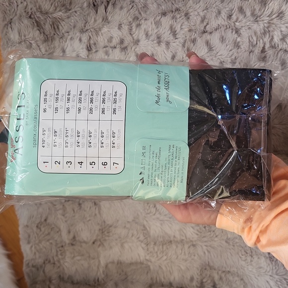 Black Assets Shaping Tights SZ 3 NIP - Picture 3 of 5